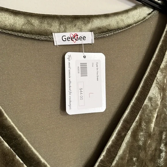 GeeGee Size Large NWT Green Crushed Velvet Long Sleeve Dress - Picture 4 of 6